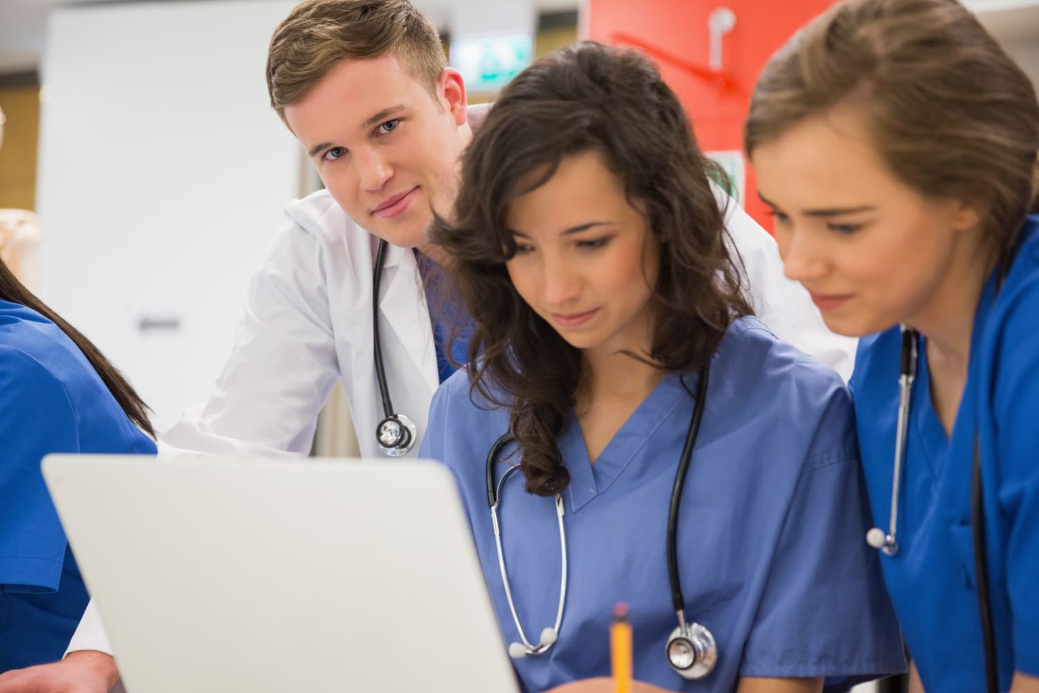 Where Can Nurses in Australia Access Free CPD Courses?